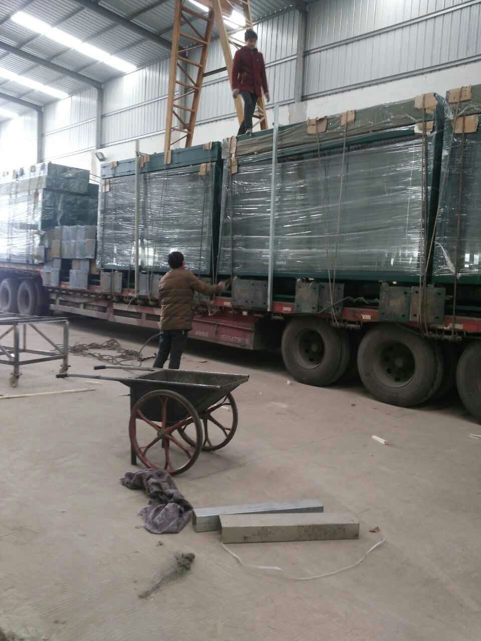 <a href=http://www.jscskj.com/ target=_blank class=infotextkey>候車亭</a>