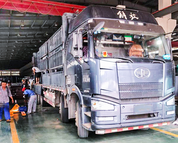2018.7.22  黑龍江哈爾濱公交站臺(tái)、候車(chē)亭發(fā)貨
